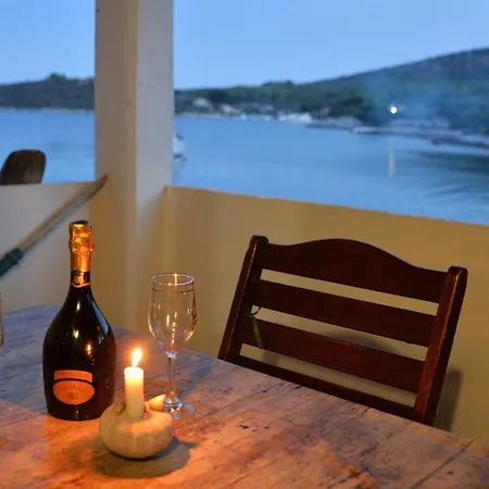 Steinhaus Am Mit Ueberdachter Terrasse Als P By Interhome Prázdninový dům