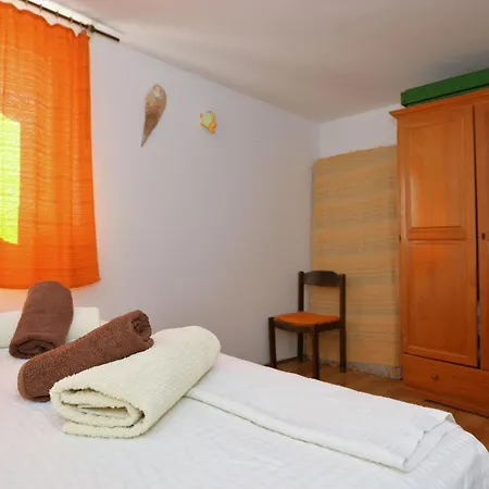 Steinhaus Am Mit Ueberdachter Terrasse Als P By Interhome Prázdninový dům