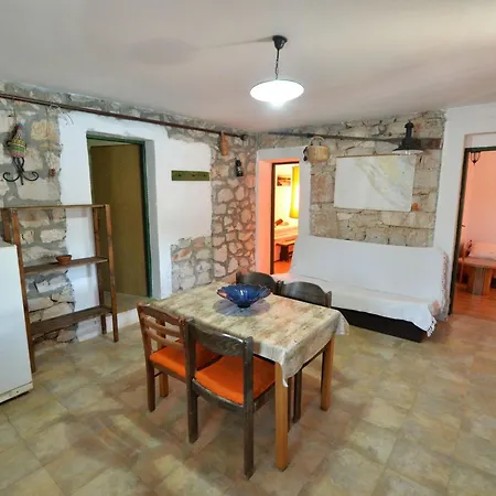 Steinhaus Am Mit Ueberdachter Terrasse Als P By Interhome Prázdninový dům *