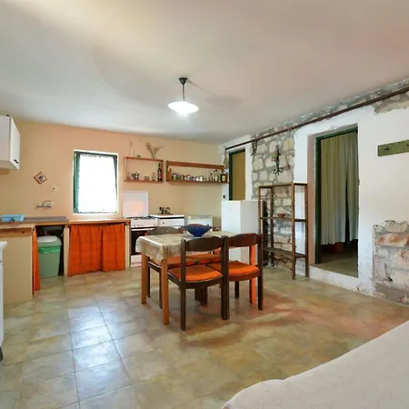 Steinhaus Am Mit Ueberdachter Terrasse Als P By Interhome Prázdninový dům *