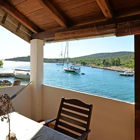 Steinhaus Am Mit Ueberdachter Terrasse Als P By Interhome Tatil Evi Pristanisce